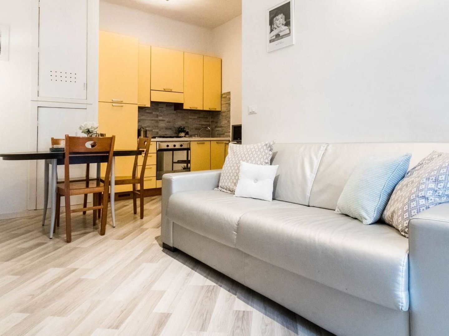 Hintown Submarine'S Apartment Милан Экстерьер фото